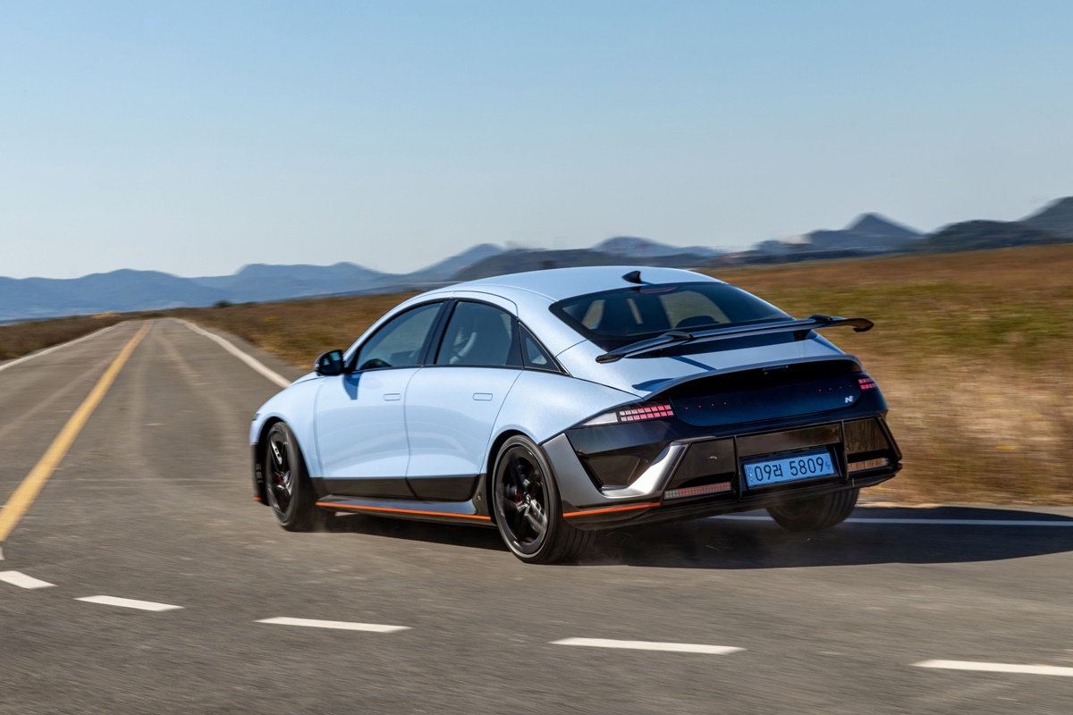Hyundai IONIQ 6 N Performance Blue Pearl-Dynamic-76.jpg