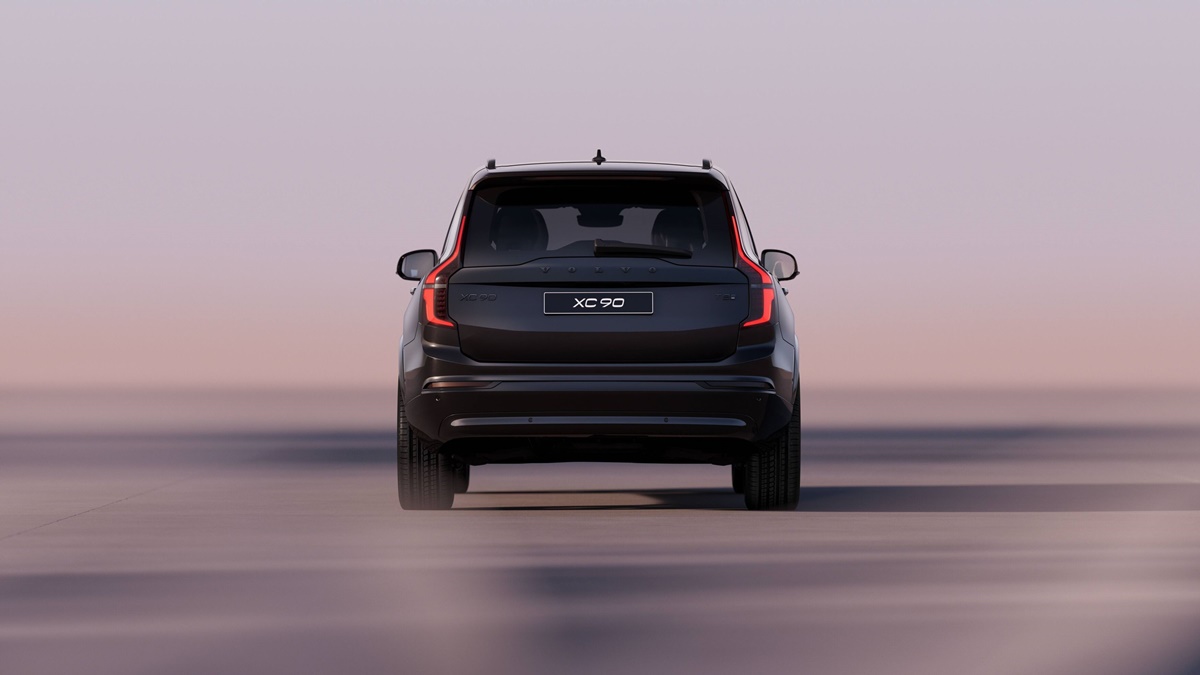 352770_Volvo_XC90_Black_Edition_exterior.jpg