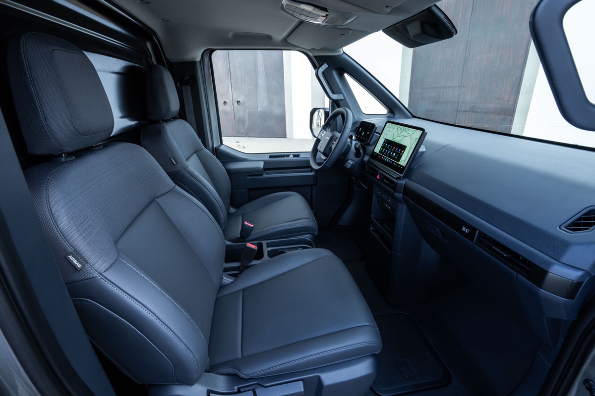 Kia PV5 Cargo 'Plus' 71.2kWh (EU) - L2H1 3dr - Steel Grey (12).jpg