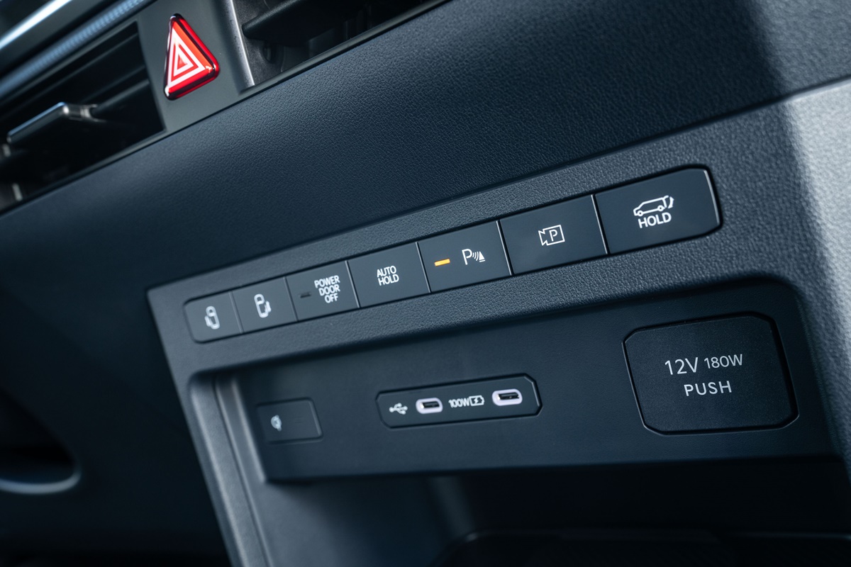 Kia PV5 Passenger 'Plus' 71.2kWh (EU) - Five-seater -Lakehouse Grey (26).jpg