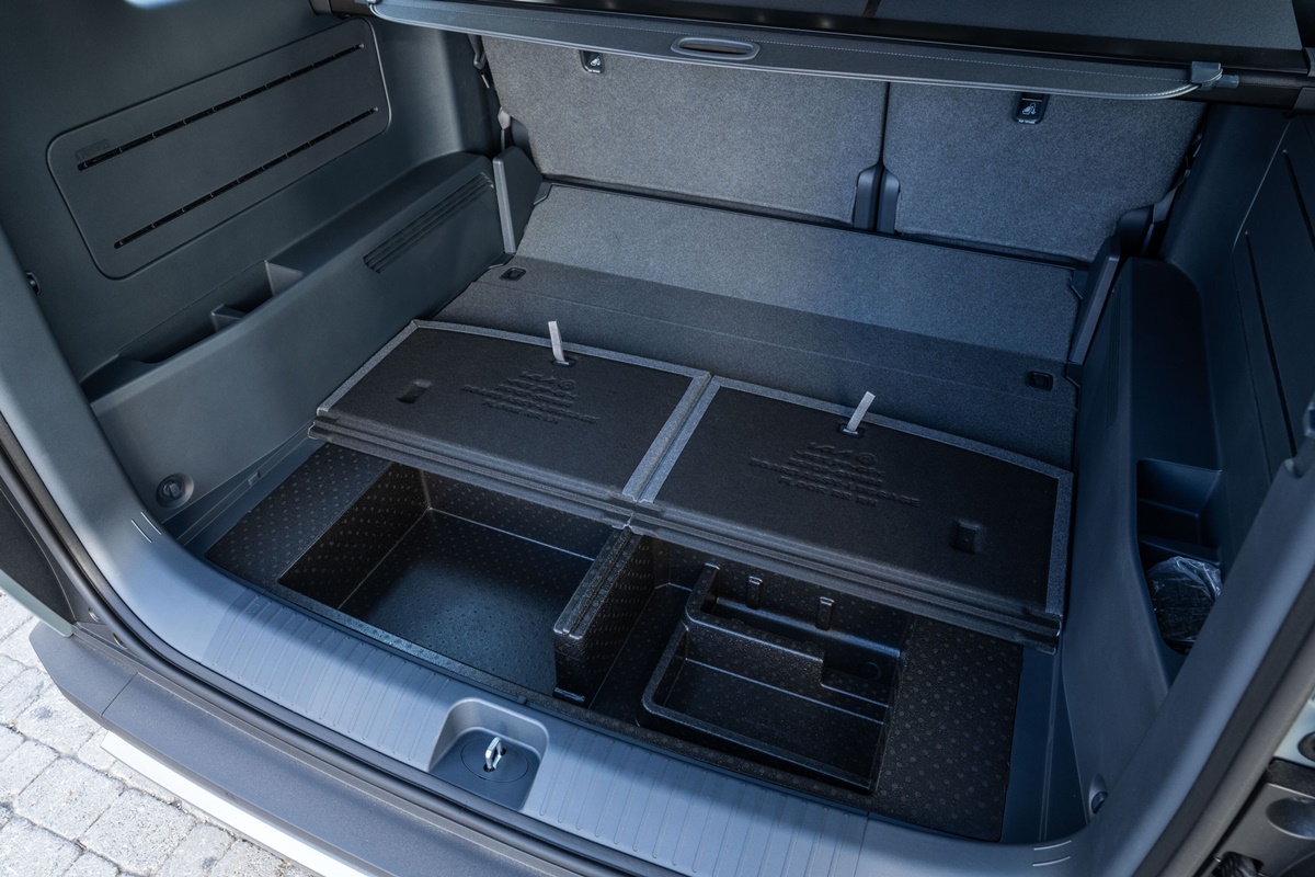Kia PV5 Passenger 'Plus' 71.2kWh (EU) - Five-seater -Lakehouse Grey (35).jpg