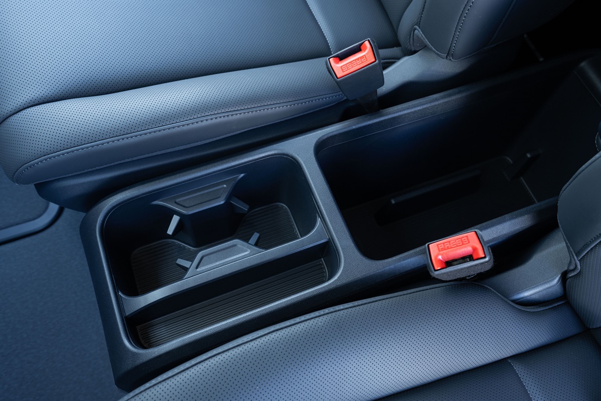 Kia PV5 Passenger 'Plus' 71.2kWh (Korean) - Five-seater - Clear White (20).jpg