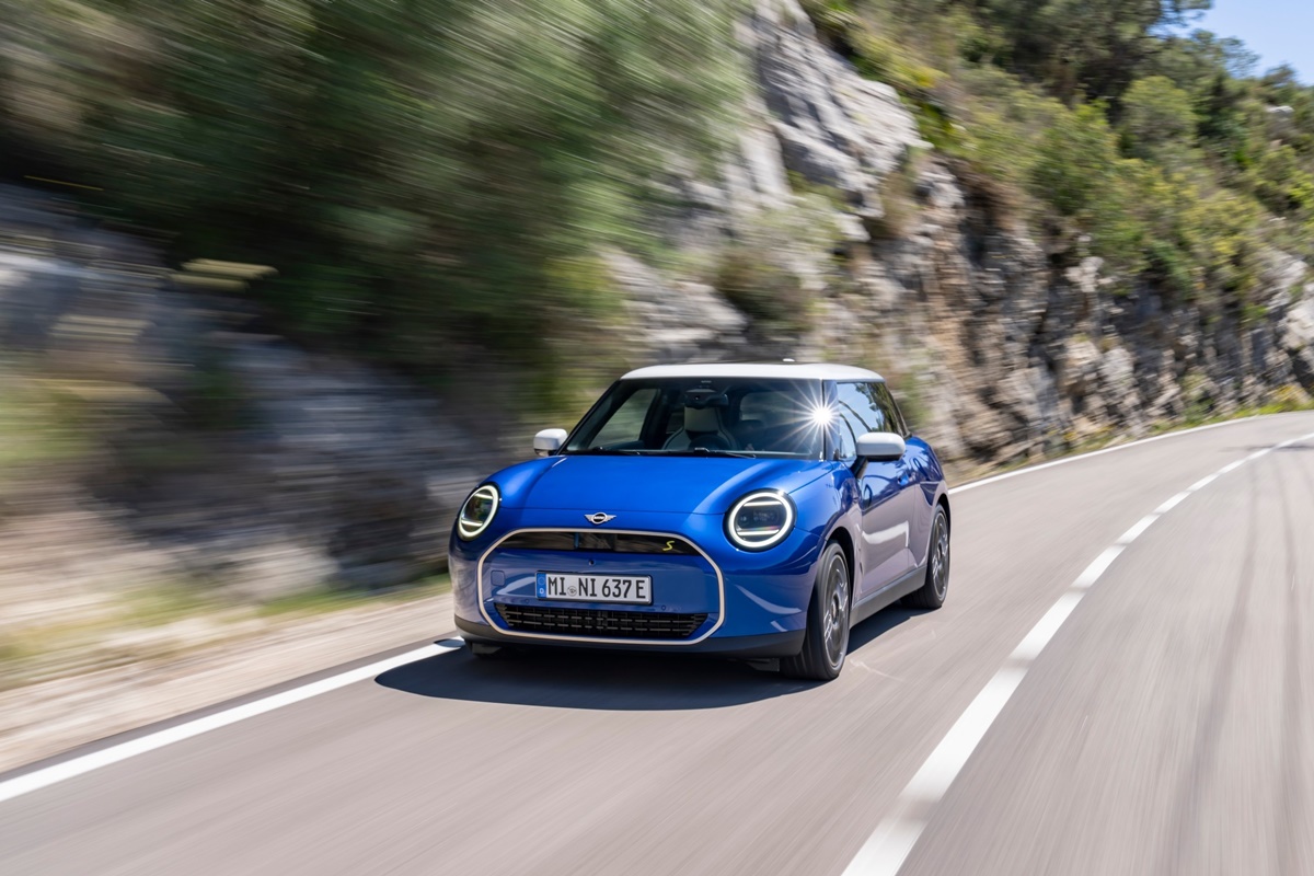 P90550286_lowRes_mini-cooper-se-05-20.jpg