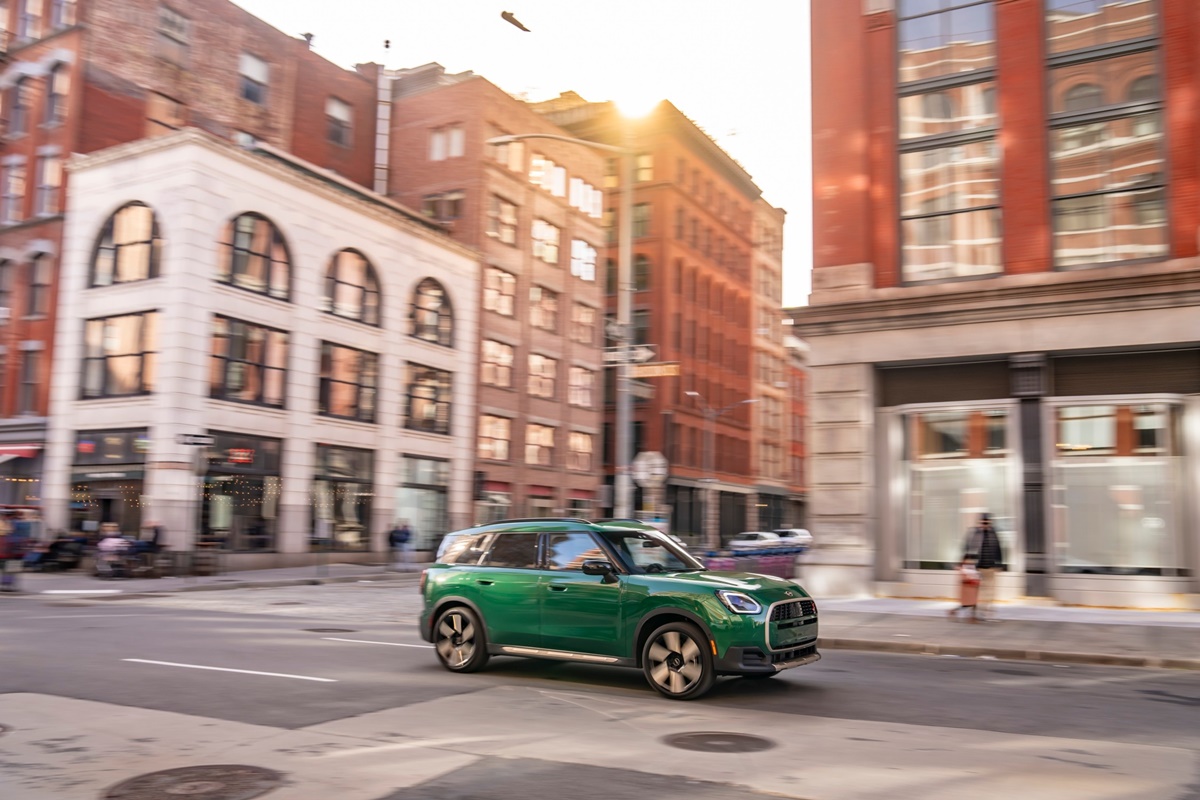 P90609960_lowRes_the-mini-countryman-.jpg