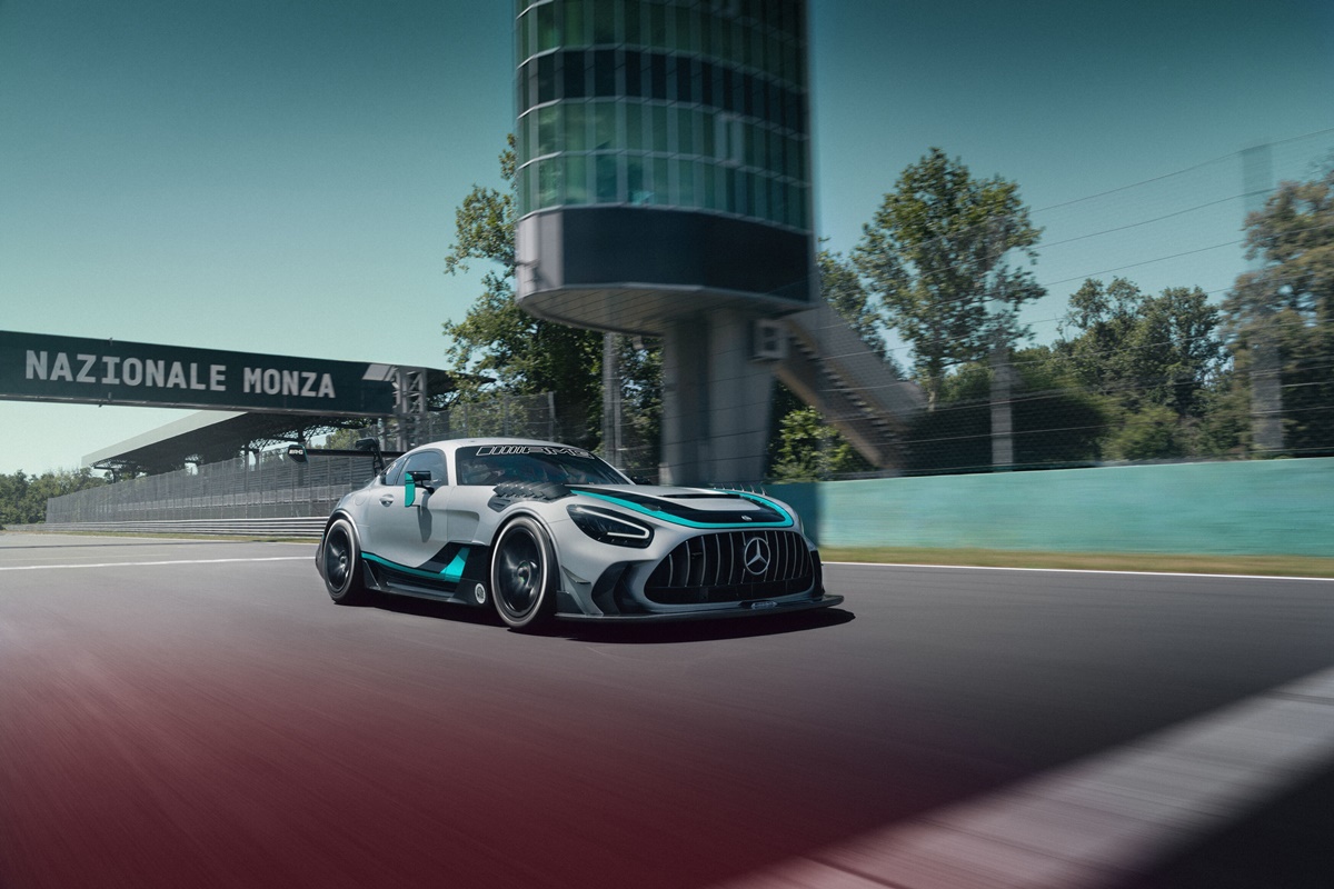 PI_Mercedes_AMG_20250904_GT2EditionW16_03.jpg