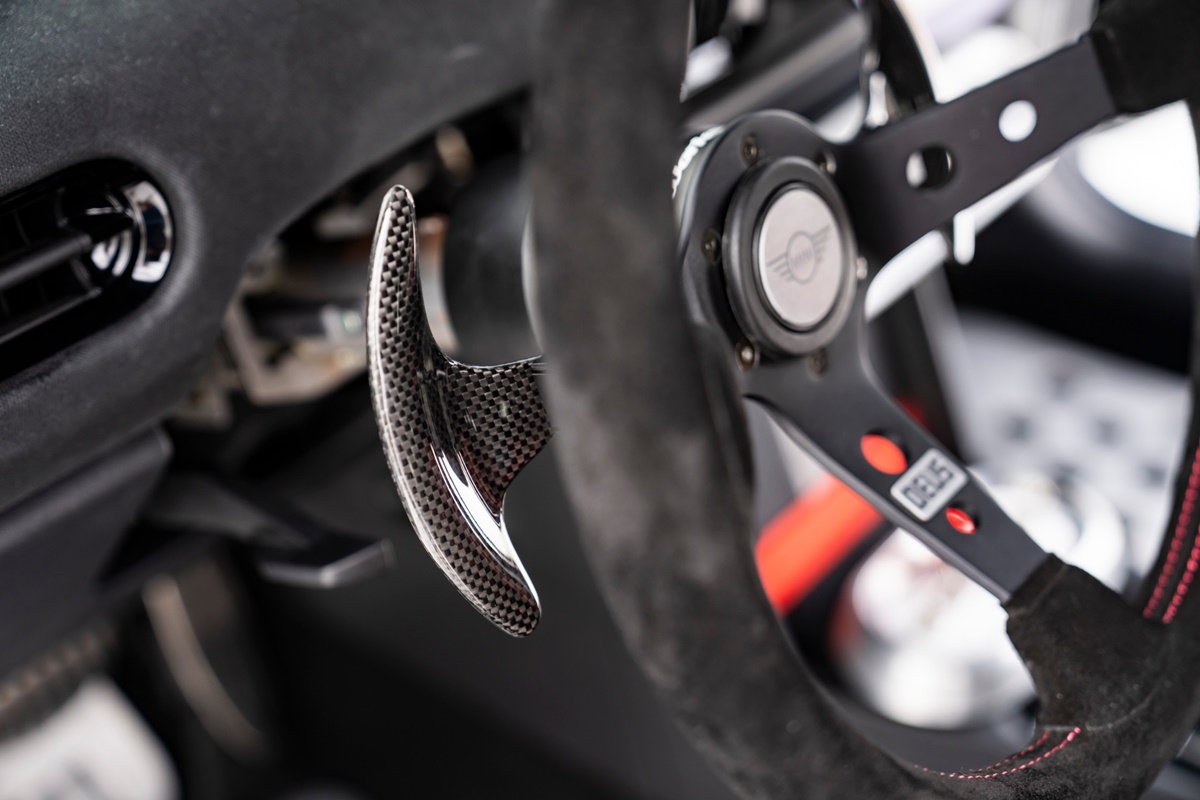 P90613918_lowRes_mini-john-cooper-wor.jpg