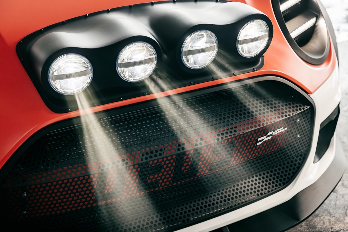 P90614101_lowRes_mini-john-cooper-wor.jpg