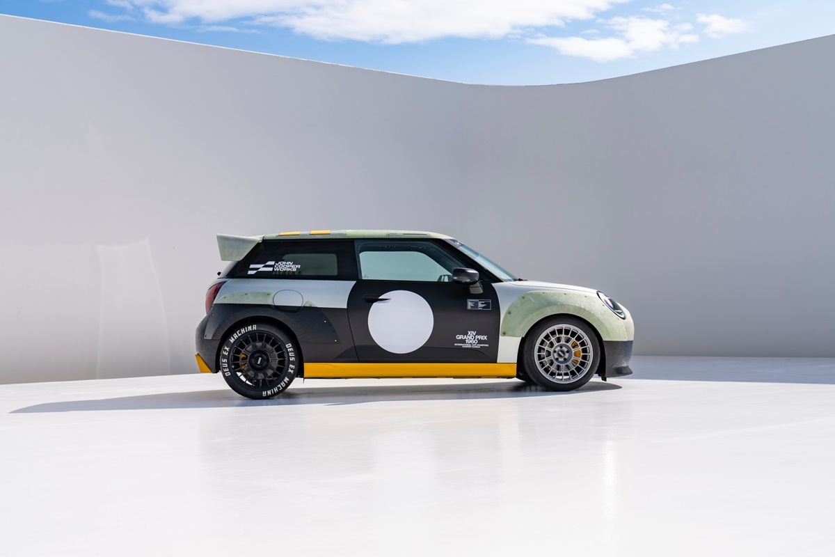 P90613830_lowRes_mini-john-cooper-wor.jpg