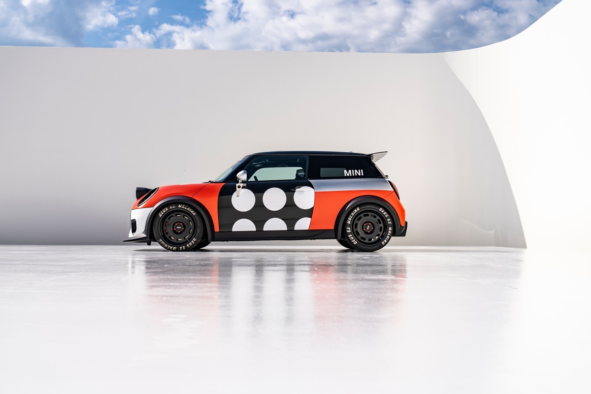 P90613876_lowRes_mini-john-cooper-wor.jpg