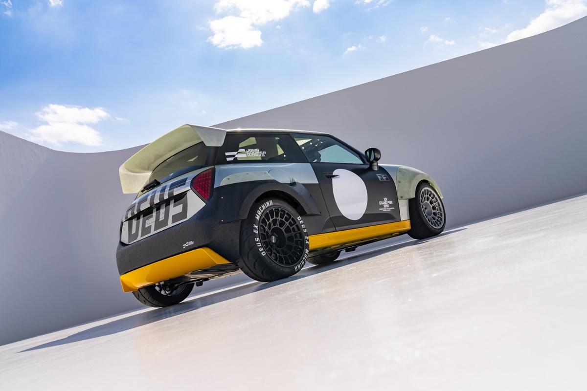 P90613823_lowRes_mini-john-cooper-wor.jpg