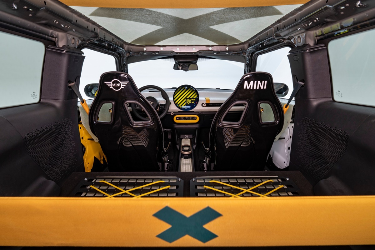 P90613851_lowRes_mini-john-cooper-wor.jpg