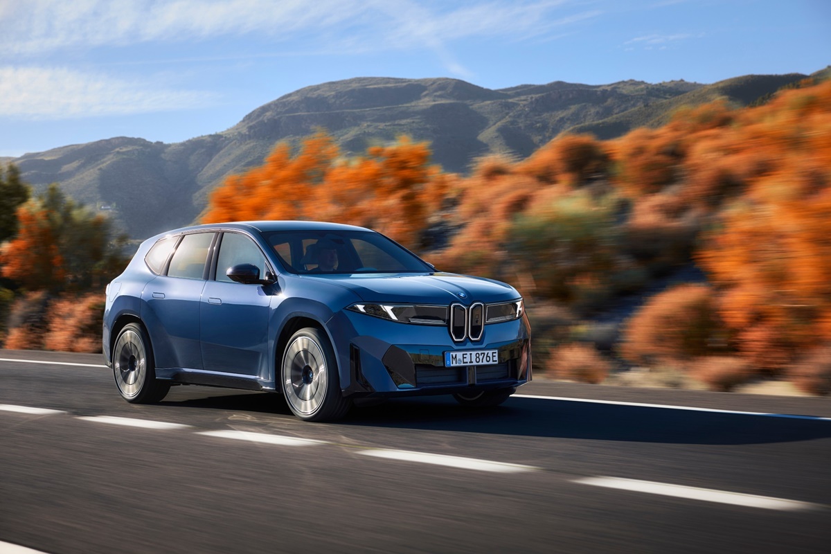 P90615615_lowRes_the-new-bmw-ix3-50-x.jpg