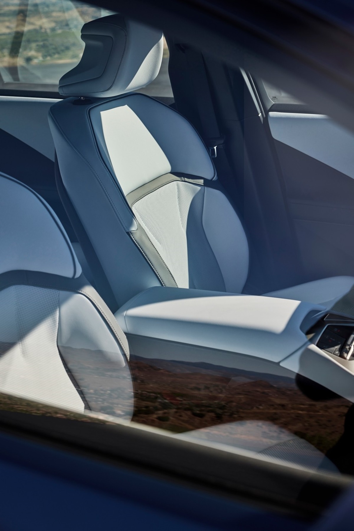 P90615664_lowRes_the-new-bmw-ix3-50-x.jpg