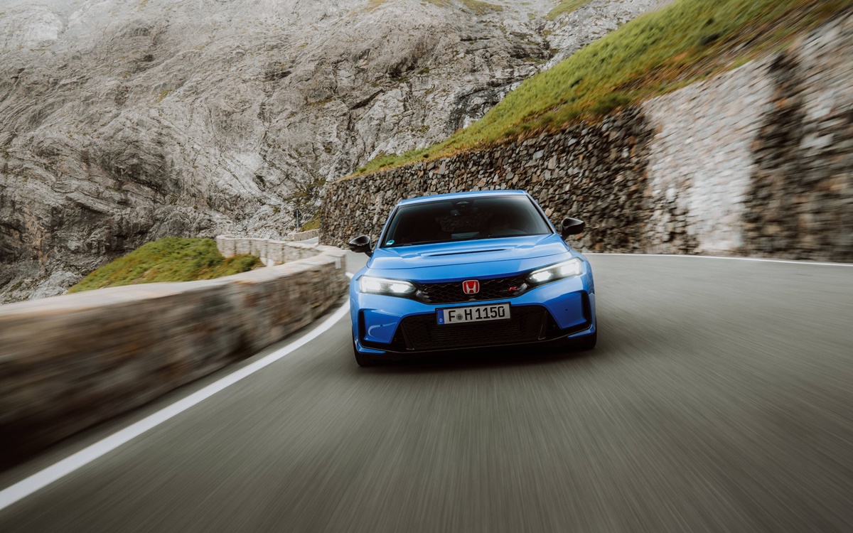 545978_Honda_Civic_Type_R_FL5_-_Stelvio_Pass.jpg