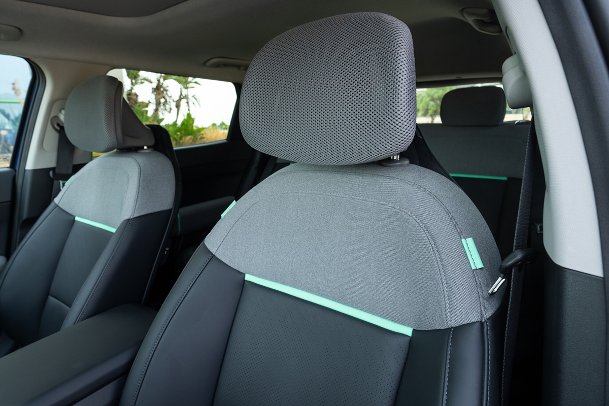 kia-ev4-base-line-blue-flame-interior-hires-007.jpg