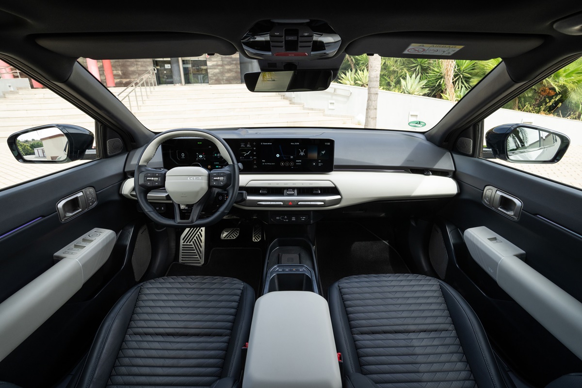 kia-ev4-gt-line-wolf-gray-interior-hires-001.jpg