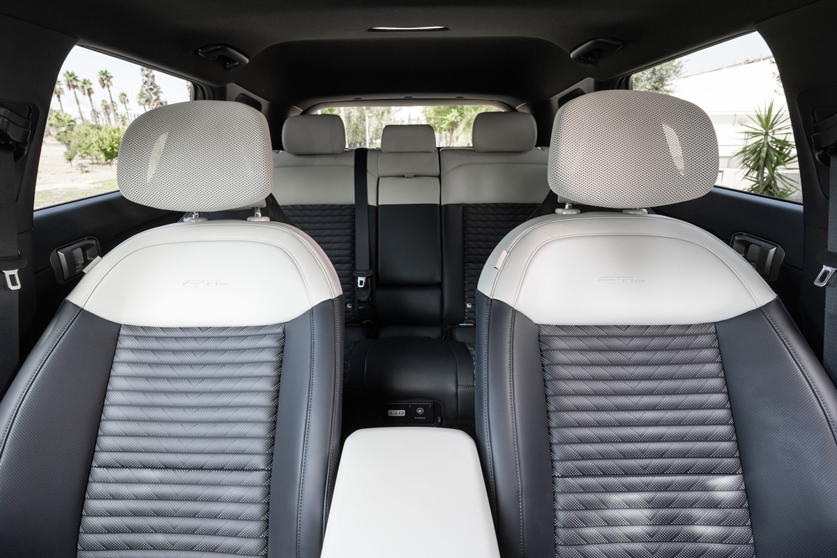kia-ev4-gt-line-wolf-gray-interior-hires-006.jpg