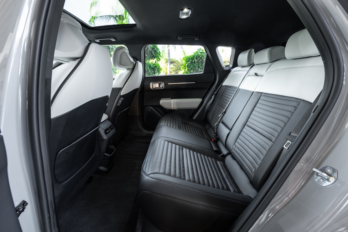 kia-ev4-gt-line-wolf-gray-interior-hires-014.jpg