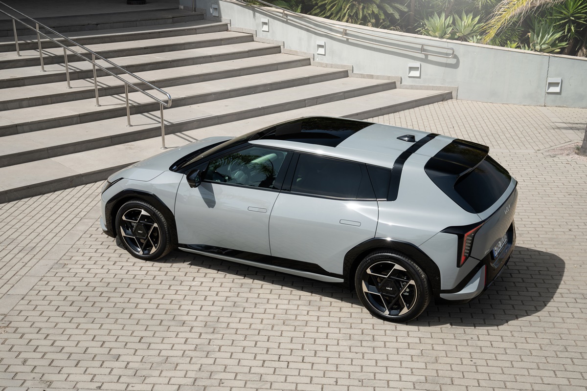kia-ev4-gt-line-wolf-gray-static-hires-005.jpg