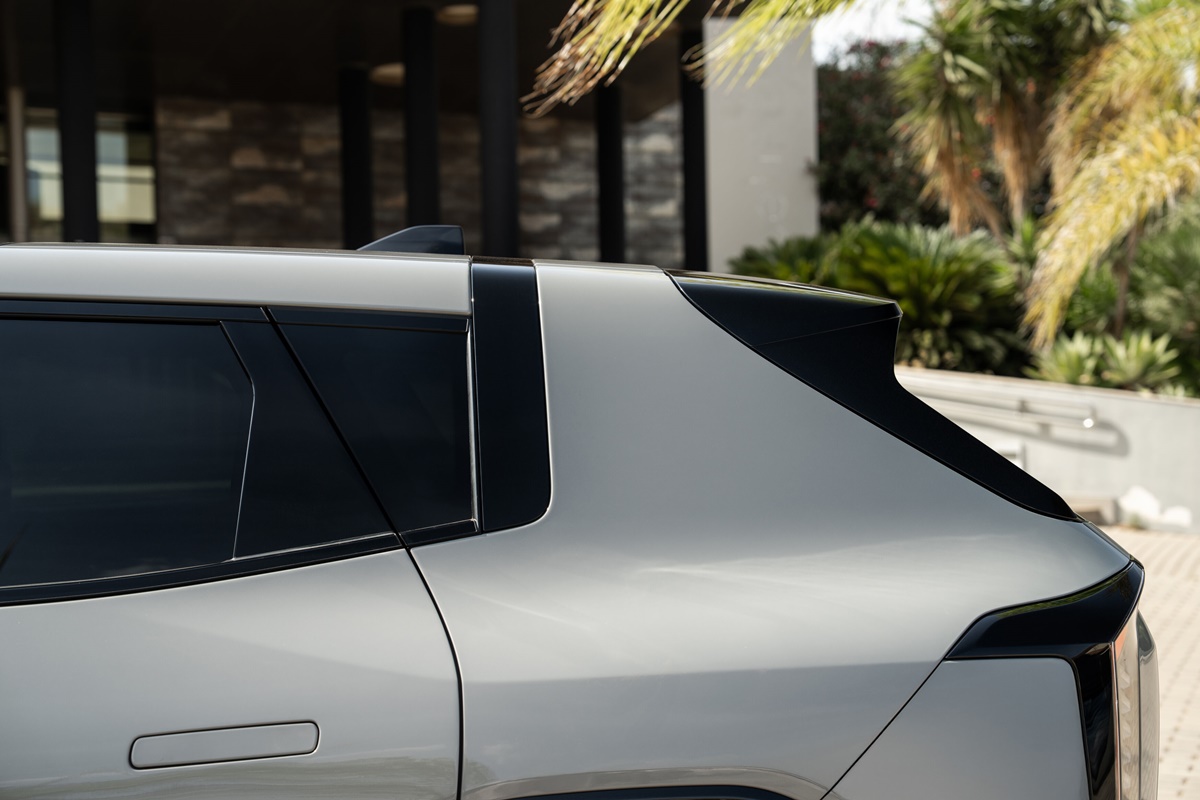kia-ev4-gt-line-wolf-gray-static-hires-011.jpg