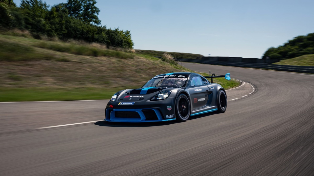 GT4_ePerformance_Porsche_Weissach_2022_V2A3633_high.jpeg