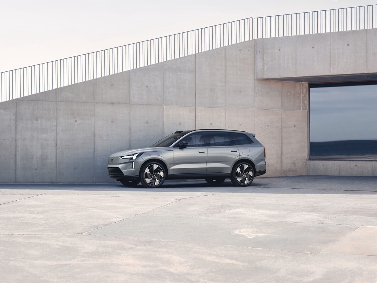 305716_Volvo_EX90.jpg