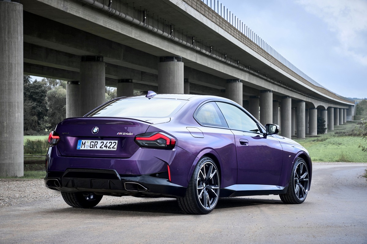 P90444291_lowRes_bmw-m240i-xdrive-cou.jpg