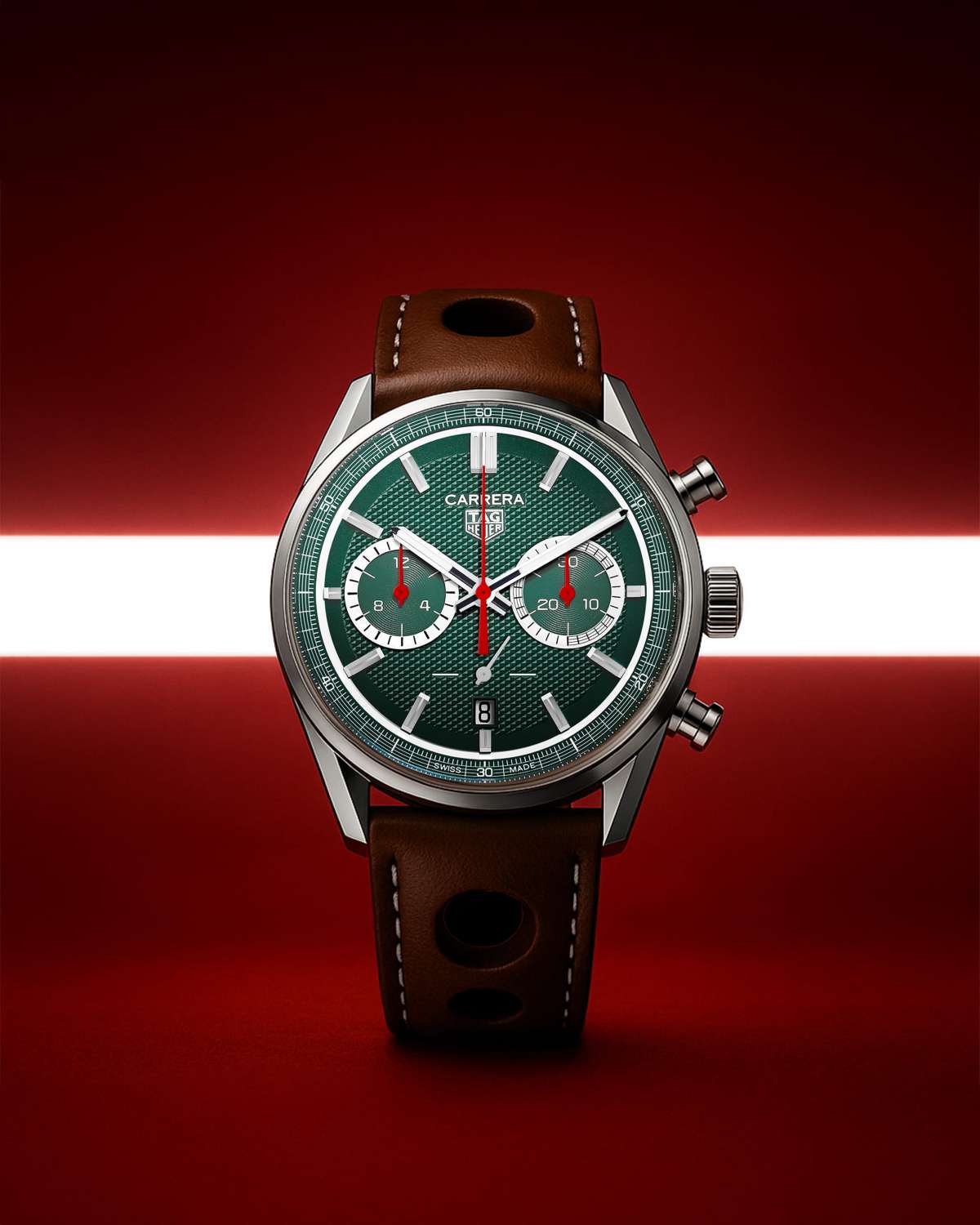 TAG Heuer Carrera Chronograph x Festival of Speed 計時腕錶_參考編號CBN2010-NS_建議售價約6,540英鎊_情境圖.jpg