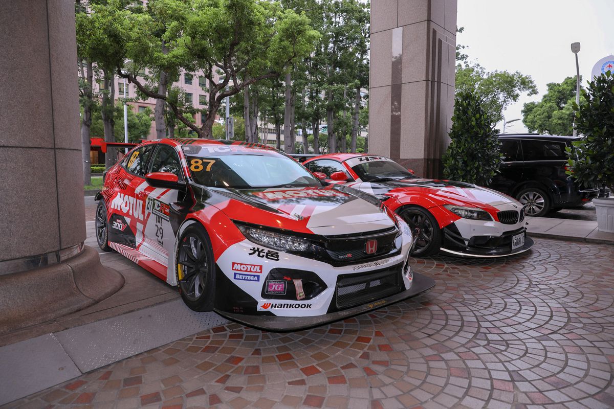 7.乙順國際現場也帶來兩輛比賽用車，彰顯MOTUL品牌在賽事車輛上的強大。.jpg