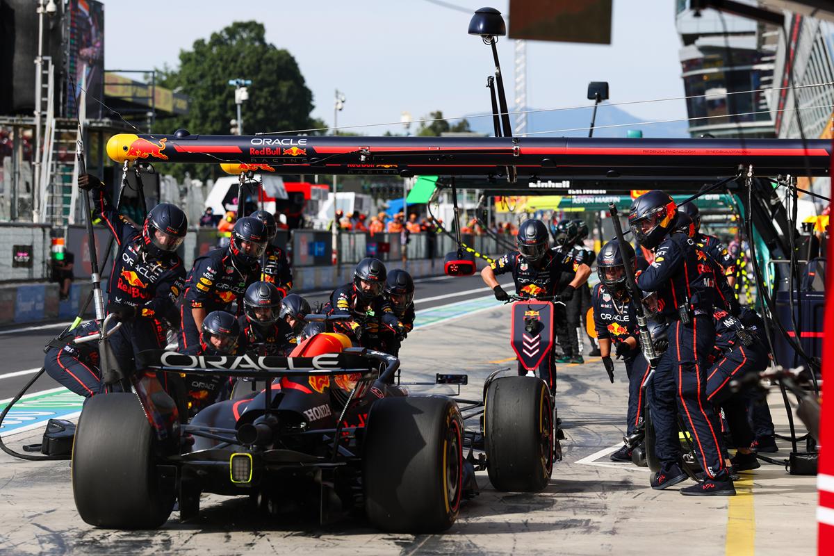 圖3_Oracle Red Bull Racing賽車升級奏效，團隊合作收穫奪冠的甜美果實。（Red Bull提供）.jpg