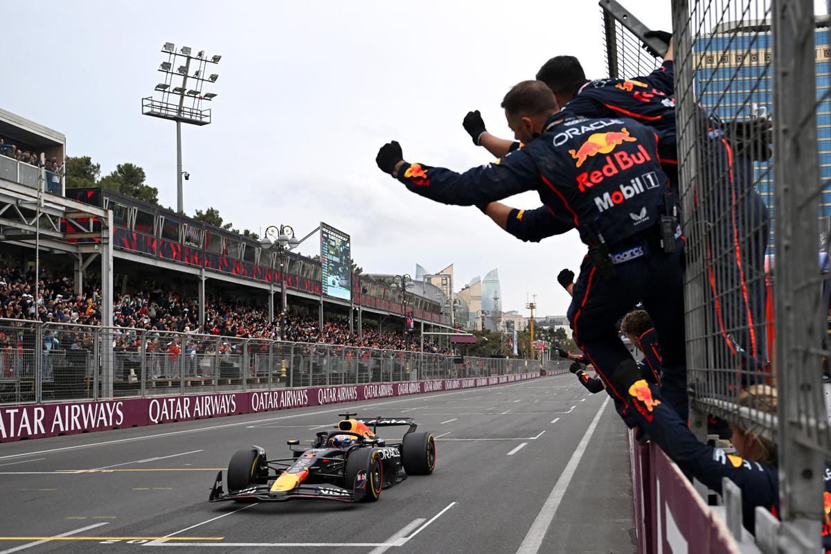 圖2_Max Verstappen拿下桿位、飆出最快單圈，更一路領跑到終點，完美達成極為困難的大滿貫成就。（Red Bull提供）.jpg