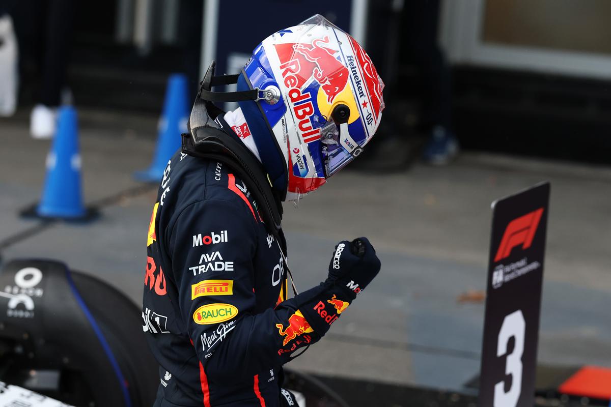 圖3_Max Verstappen不受風勢影響，在排位賽中即完美搶下桿位，展現本週末奪冠的氣勢。（Red Bull提供）.jpg