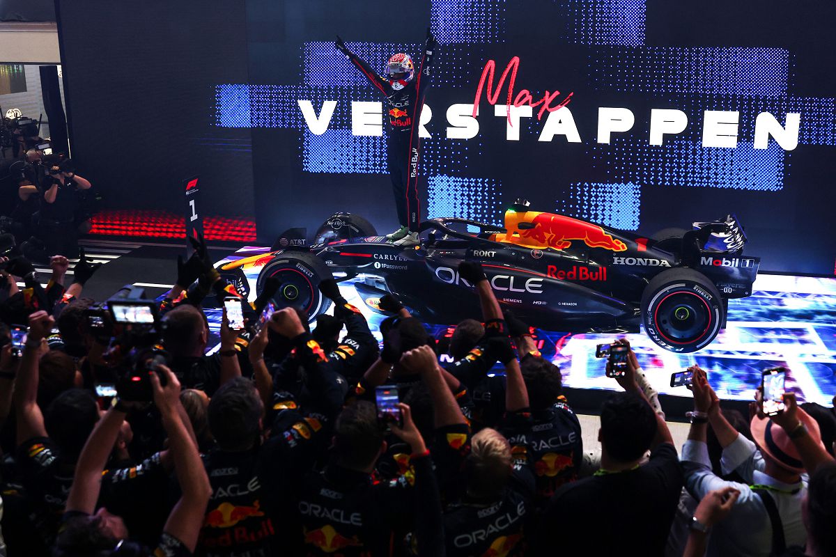 圖1_Red Bull 車隊卡達站策略致勝 Max Verstappen奪下關鍵第七座分站冠軍。（Red Bull提供）.jpg