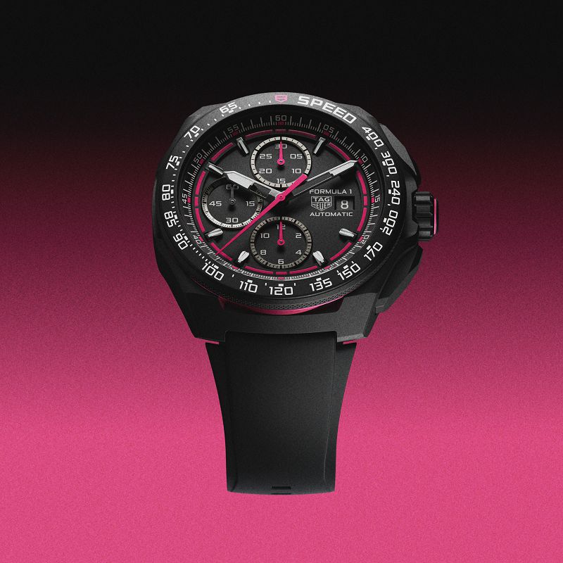 1x1_TAG Heuer Formula 1 計時腕錶螢光粉限量版_參考編號CBZ2087.FT8107_建議售價NT$165,200_腕錶情境圖1.jpg