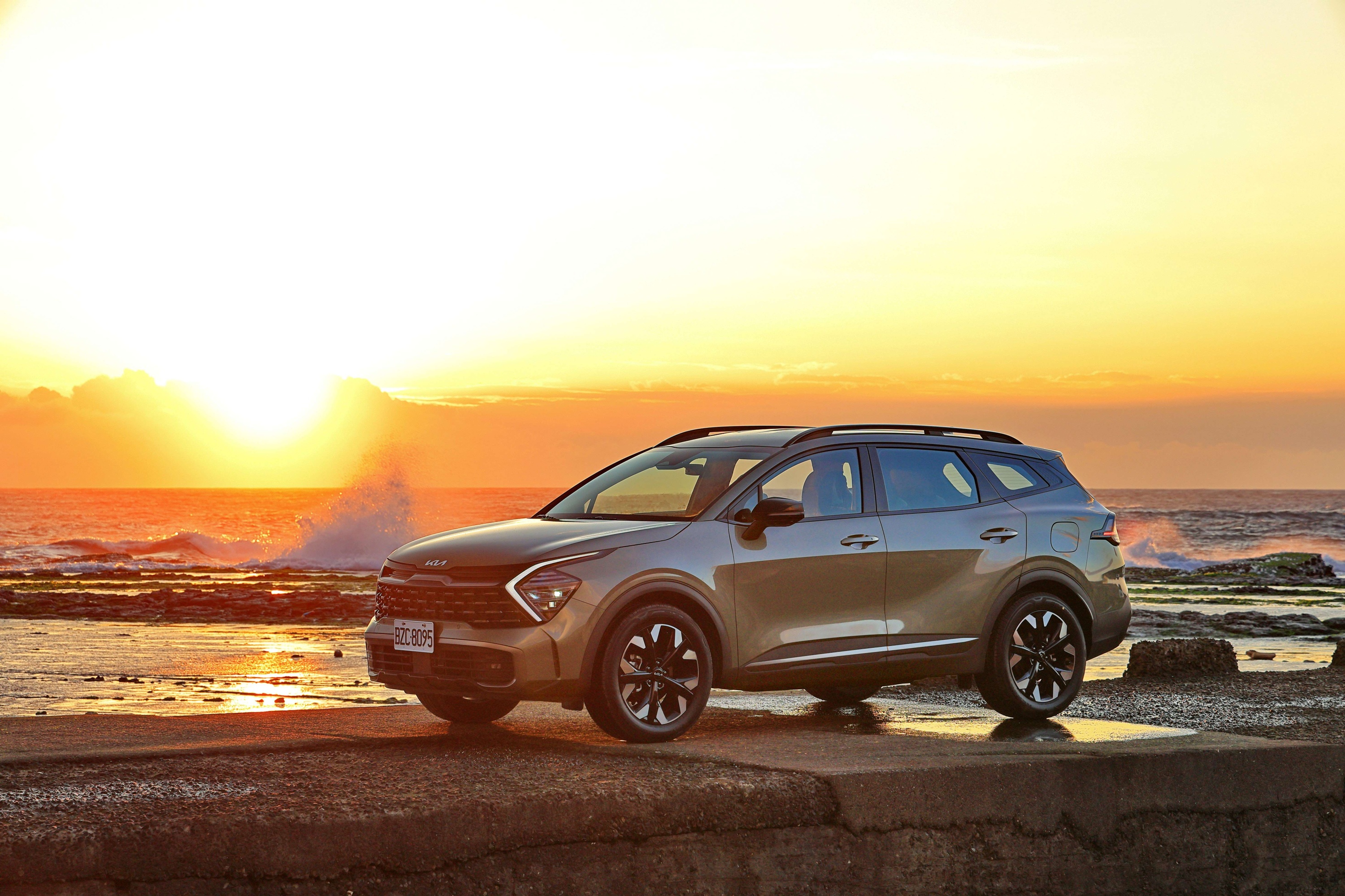 2. Kia旗下進口極致休旅The Sportage以 4,599台的領牌成績，引領Kia銷售成長動力。.JPG