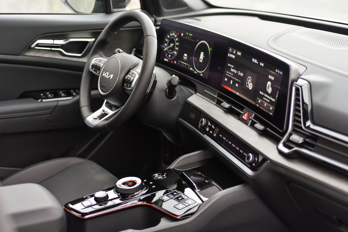 5..Kia新能源旗艦LSUV The new Sorento全台展示中心試乘活動，現場也有1.6T The Sportage供試乘，本月入主The Sportage享80萬0利率與總價值逾50,000元潮旅配件。.jpg