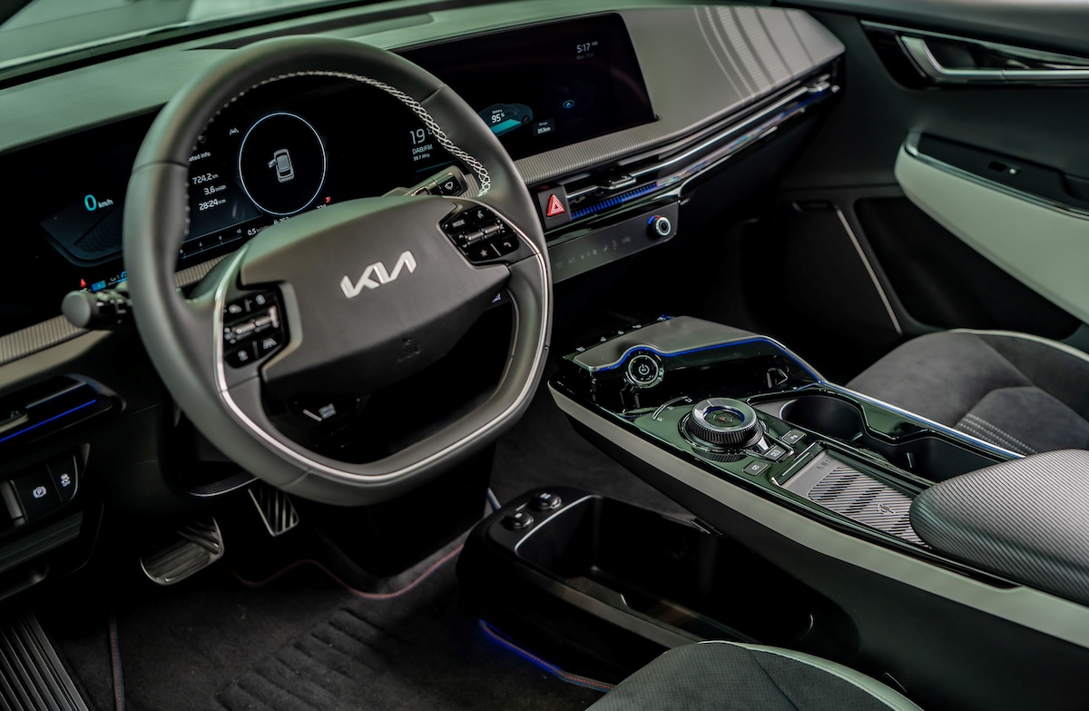 4.Kia EV純電車款皆採用E-GMP純電平台，通過800V高壓充電系統，The Kia EV6自10%至80%充電僅需18分鐘，充電4.5分鐘即可足夠行駛100公里的電量。.jpg