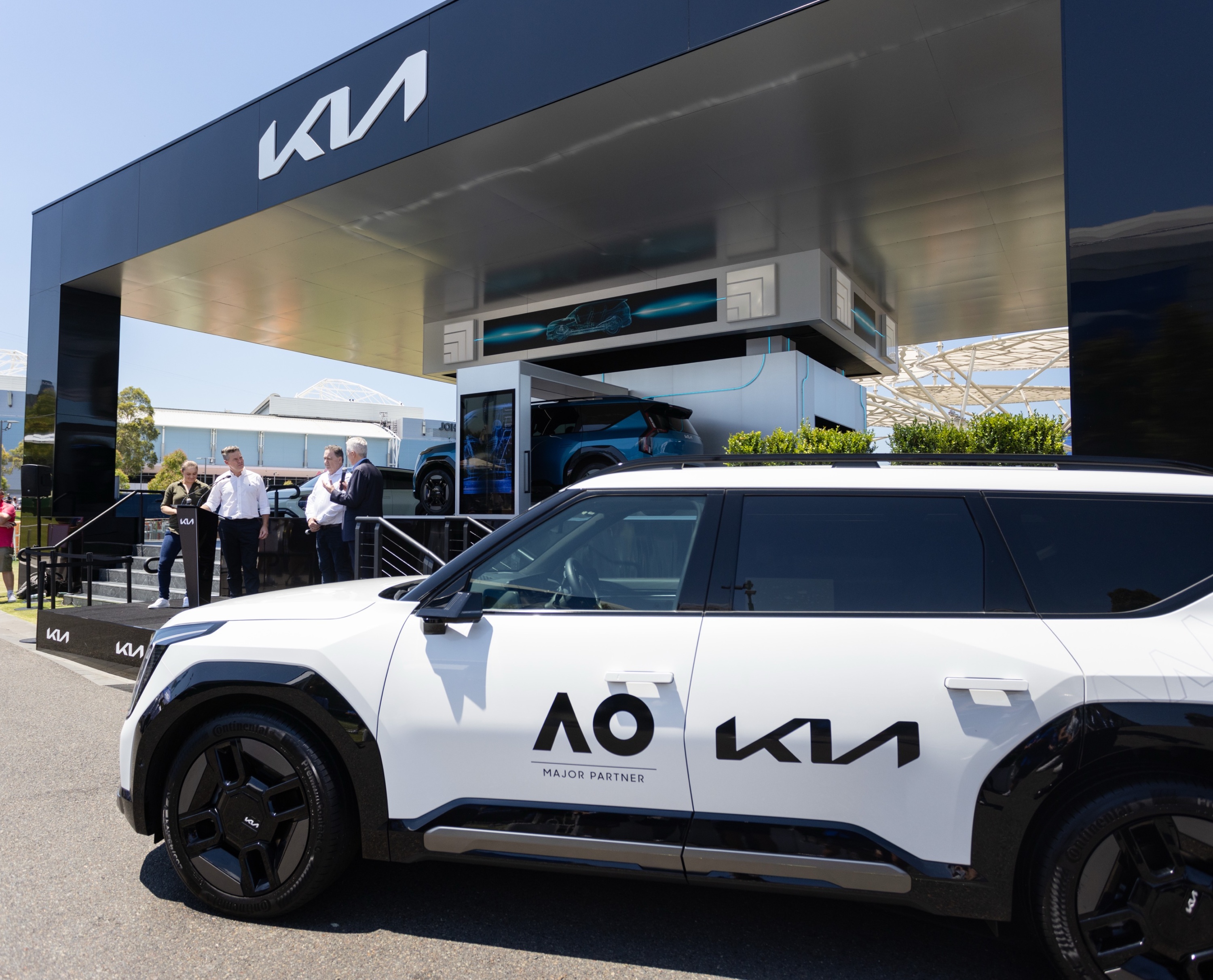 3.Kia於墨爾本公園展演全電動產品線EV3、EV5、EV6 和 EV9車款，讓更多人瞭解Kia全電動和混合動力汽車的先進科技與永續移動發展。.jpg