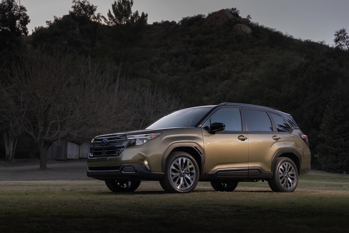 2025_Subaru_ForesterHybrid_01.jpg