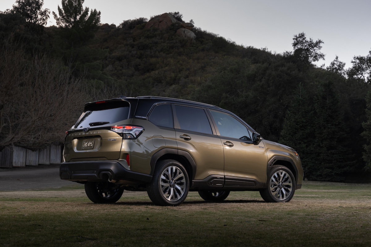 2025_Subaru_ForesterHybrid_04.jpg