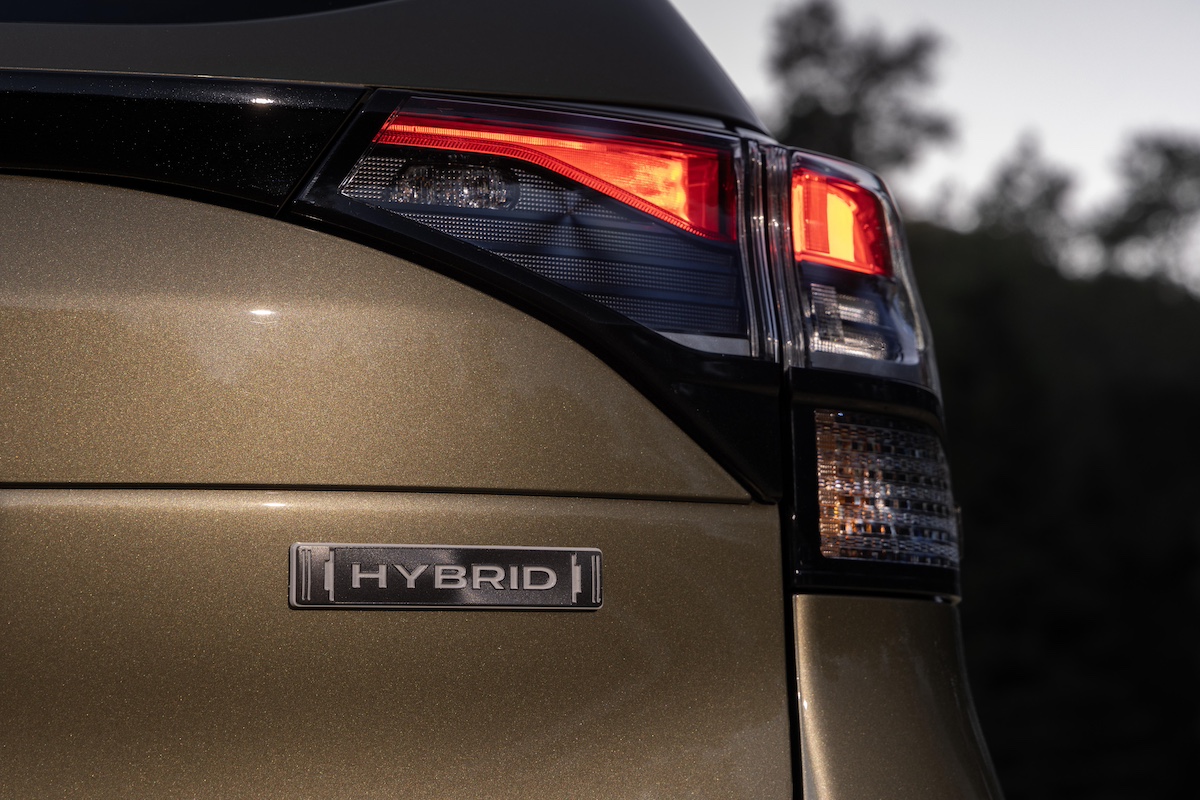 2025_Subaru_ForesterHybrid_08.jpg