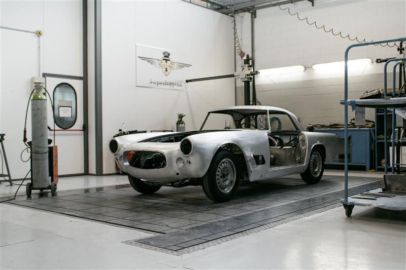 04_本次巴黎古董車展展出的 Maserati 3500GT 為 1959 年特別為美國加州市場打造的車型，由道奇（Dodge）家族長期收藏擁有.jpg