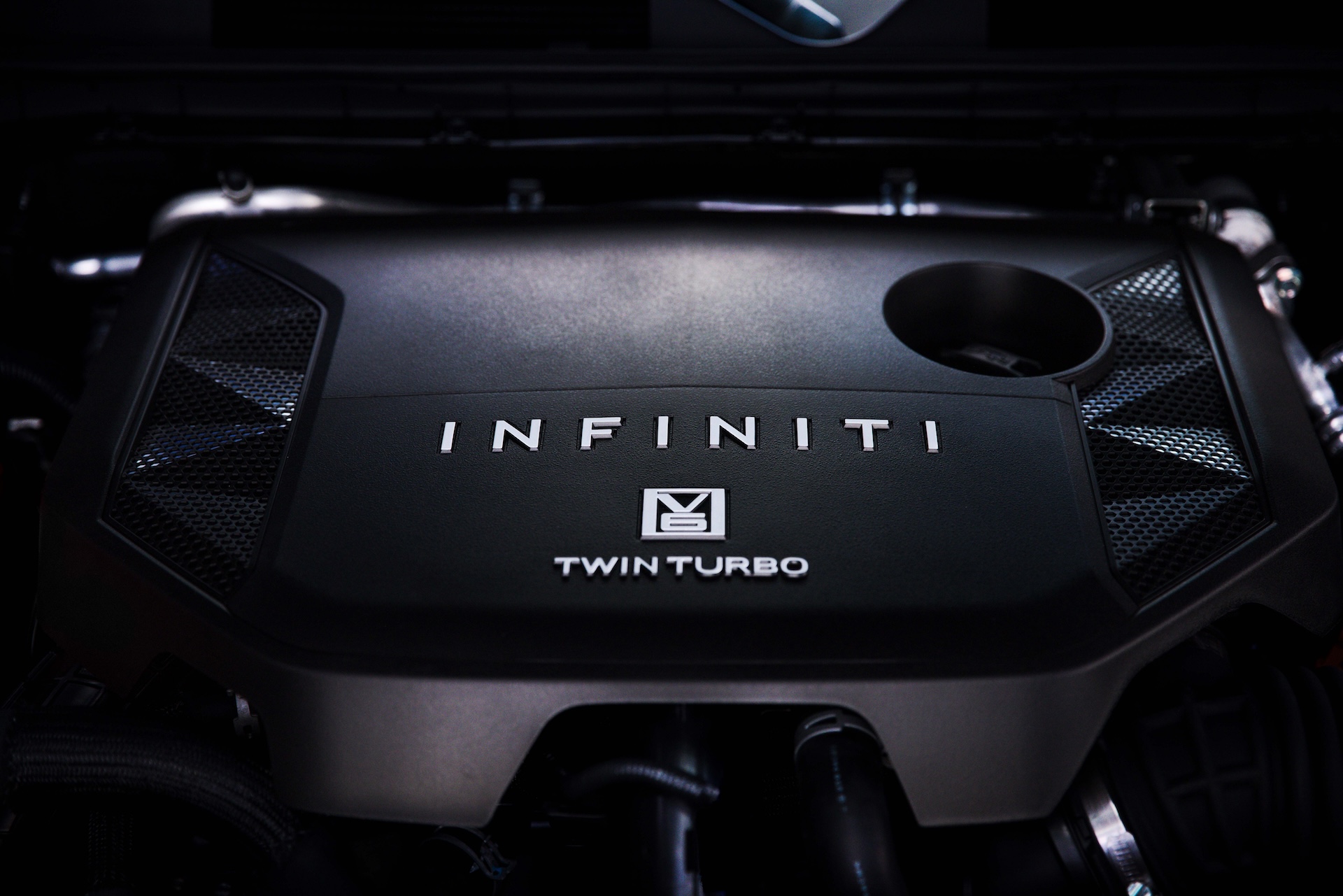 2025-Infiniti-QX80-Engine-Teaser.jpg