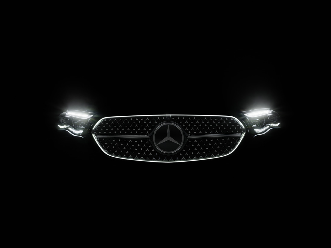 圖二、E-Class 全車系配備極線發光水箱罩，展現出高辨識度與豪華風範.jpg
