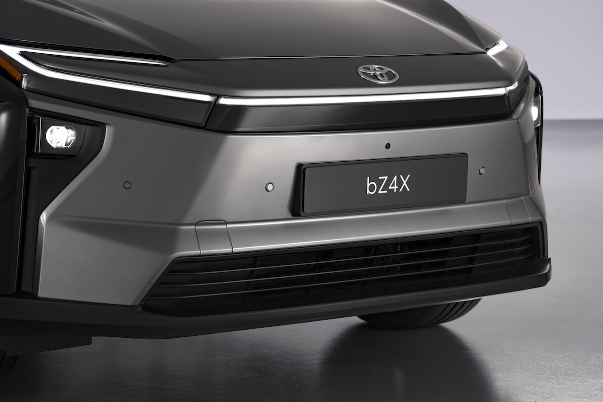 2025-bz4xawd-exterior-1.jpg