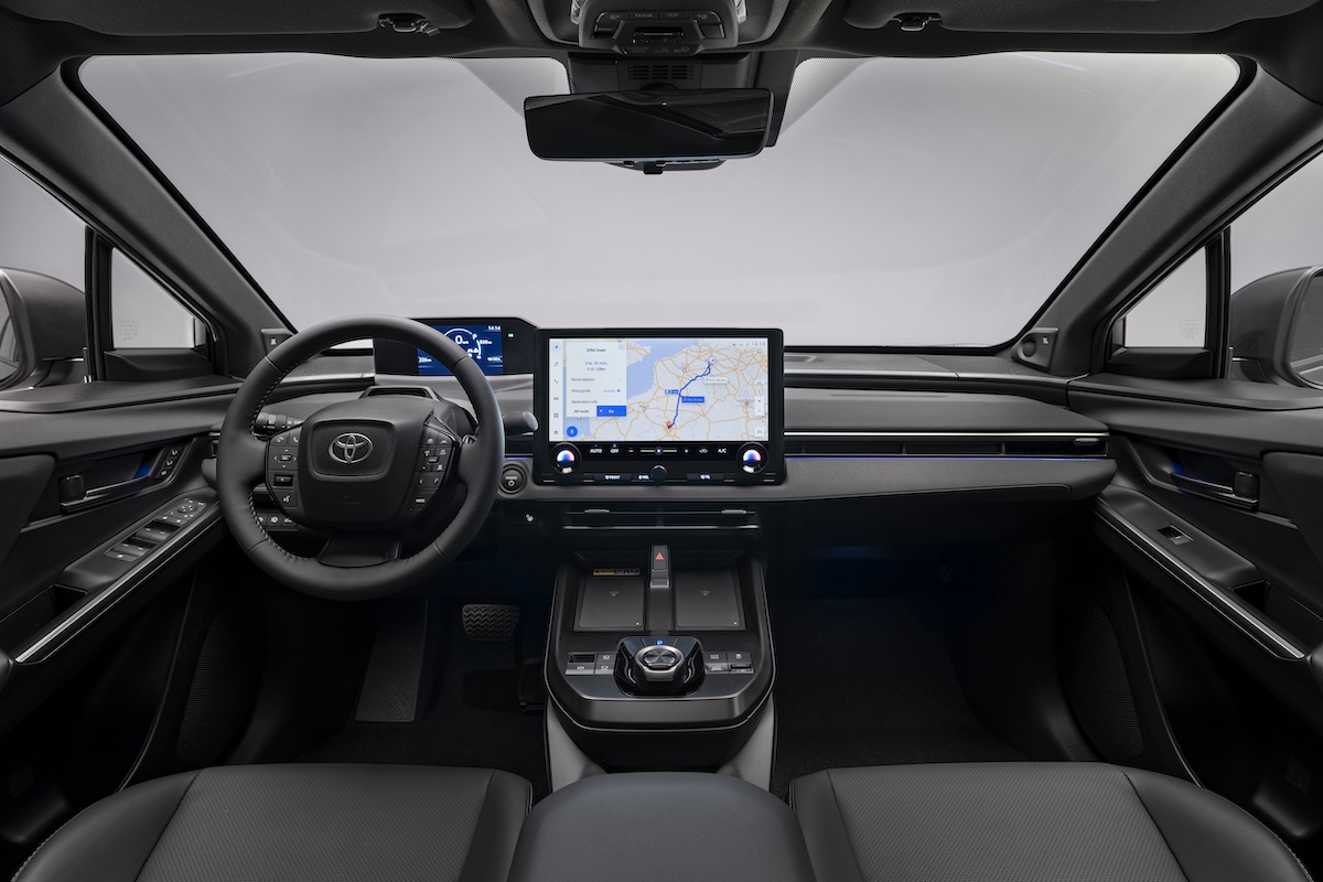 2025-bz4xawd-interior-2.jpg