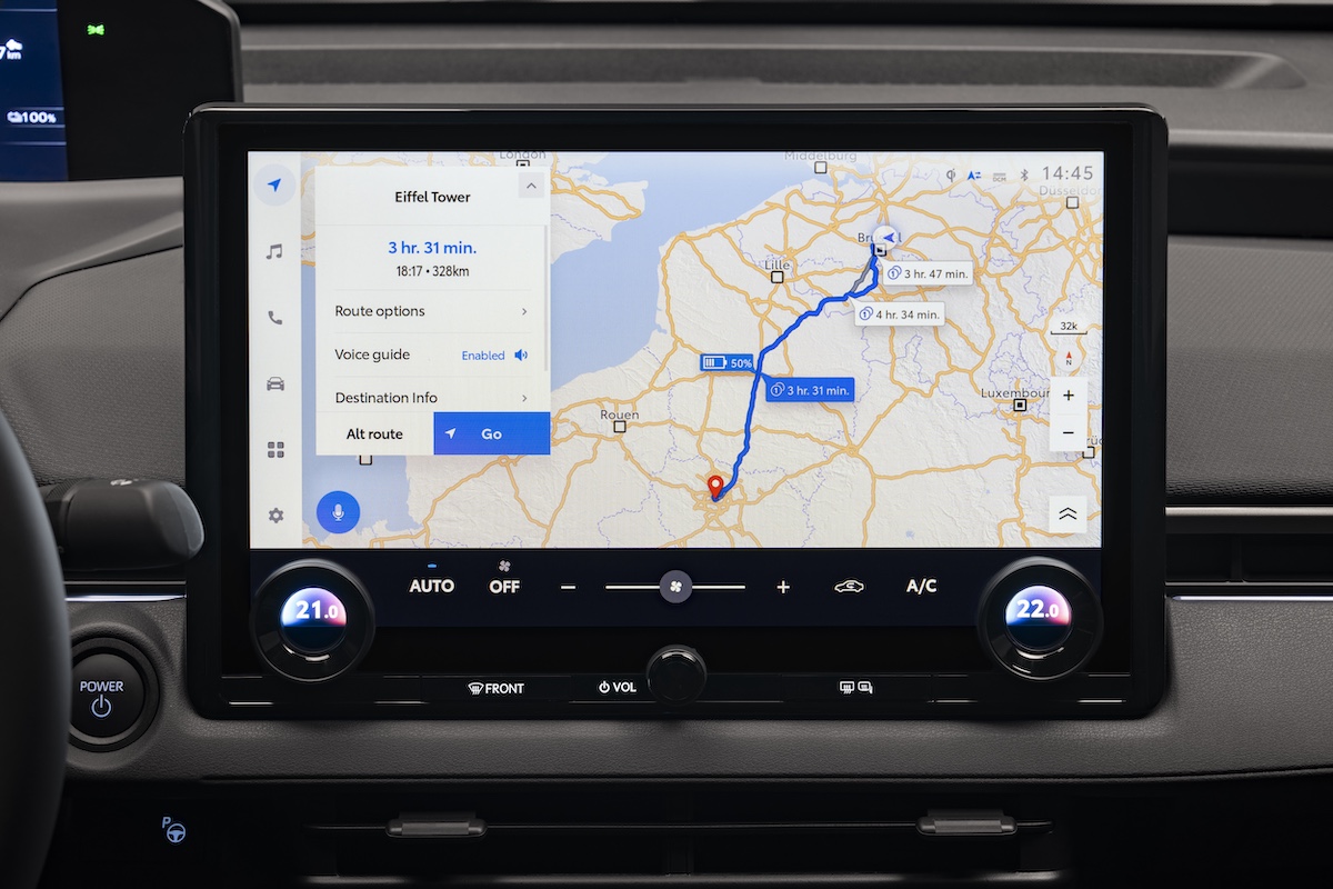 2025-bz4xawd-interior-6.jpg