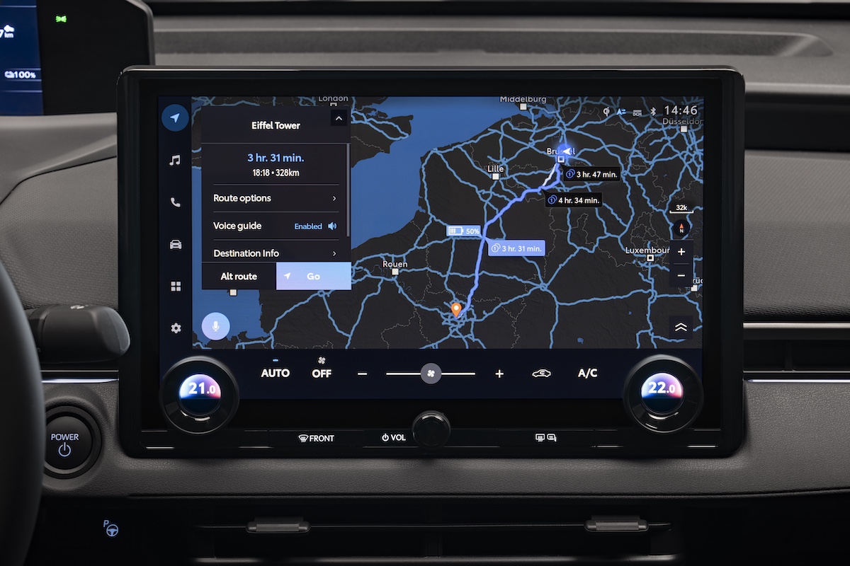 2025-bz4xawd-interior-7.jpg
