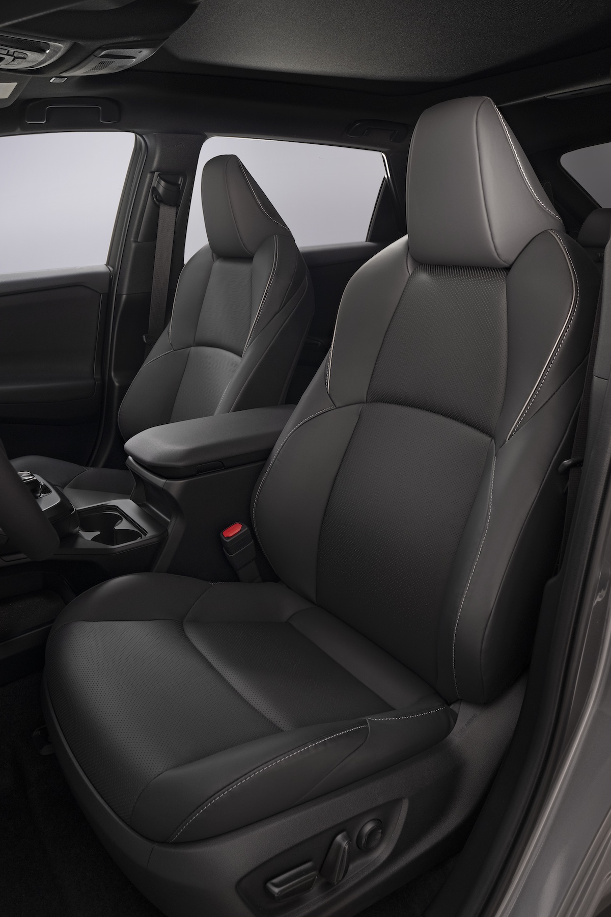 2025-bz4xawd-interior-8.jpg