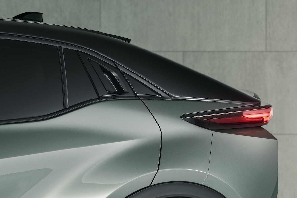 2025toyotac-hrexterior03.jpg
